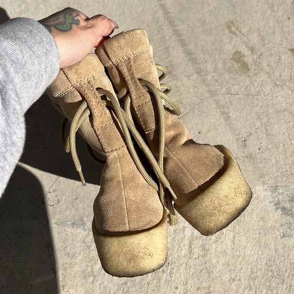 YEEZY SZ 2 BOOTS - Picture 3 of 8